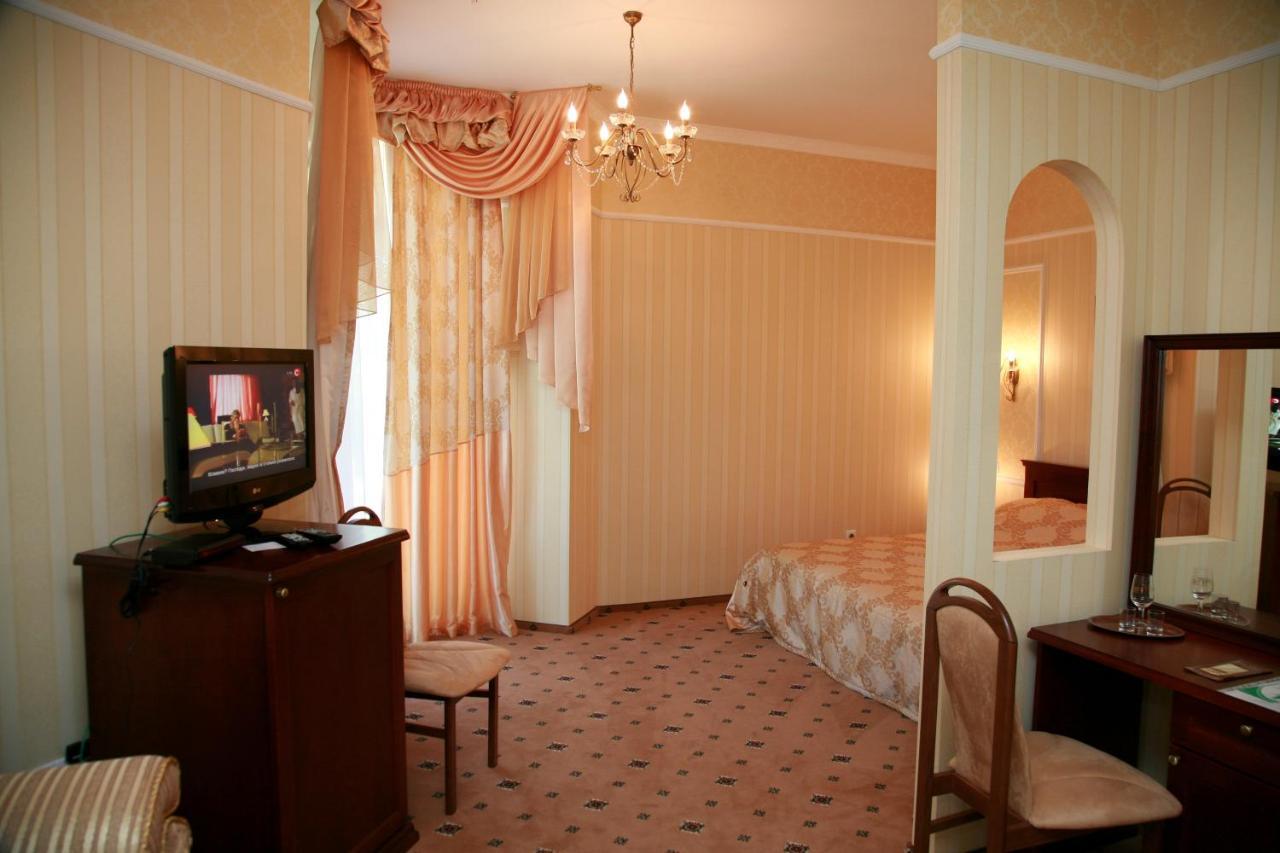 Optima Collection Park Hotel Iwano-Frankiwsk Zewnętrze zdjęcie